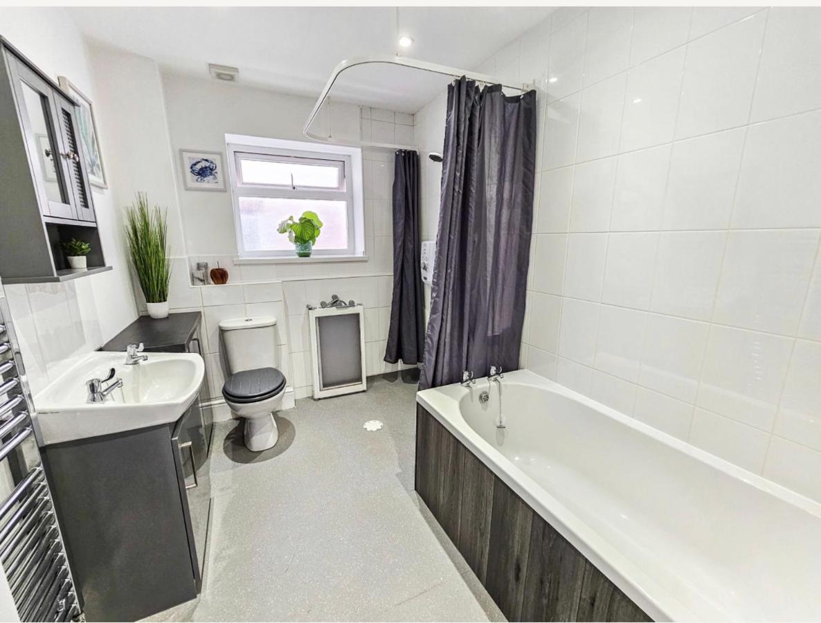 Two Bedroom Detached Modern Bungalow Close To Plymouth Argyle Fc Екстер'єр фото