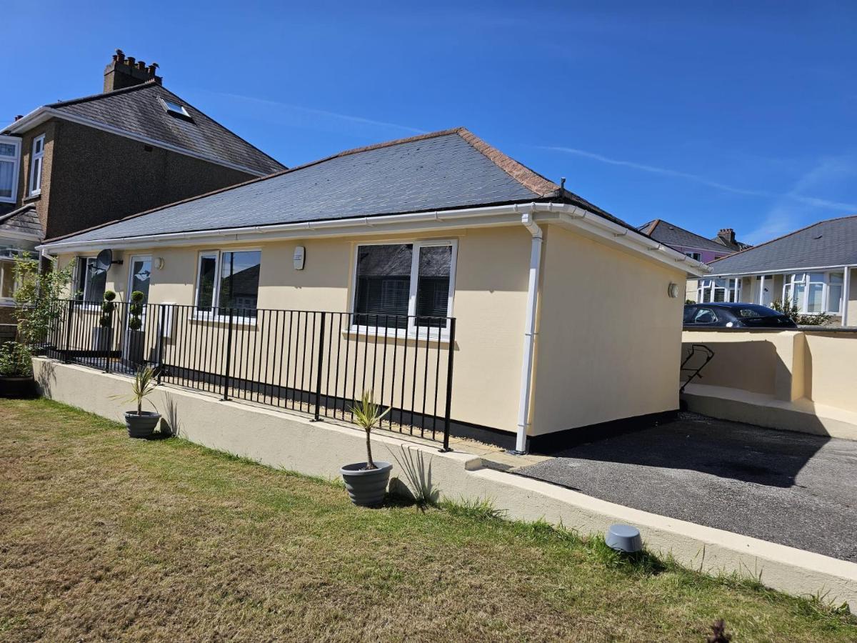 Two Bedroom Detached Modern Bungalow Close To Plymouth Argyle Fc Екстер'єр фото